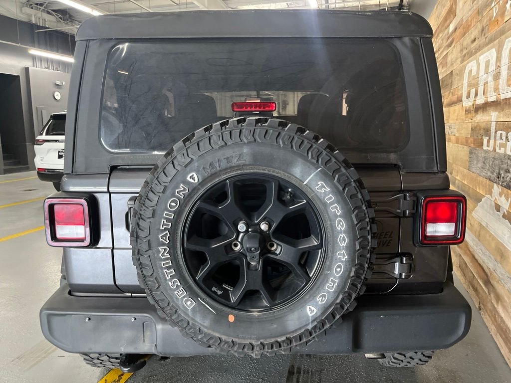 Used 2022 Crystal Metallic Jeep Willys image 3
