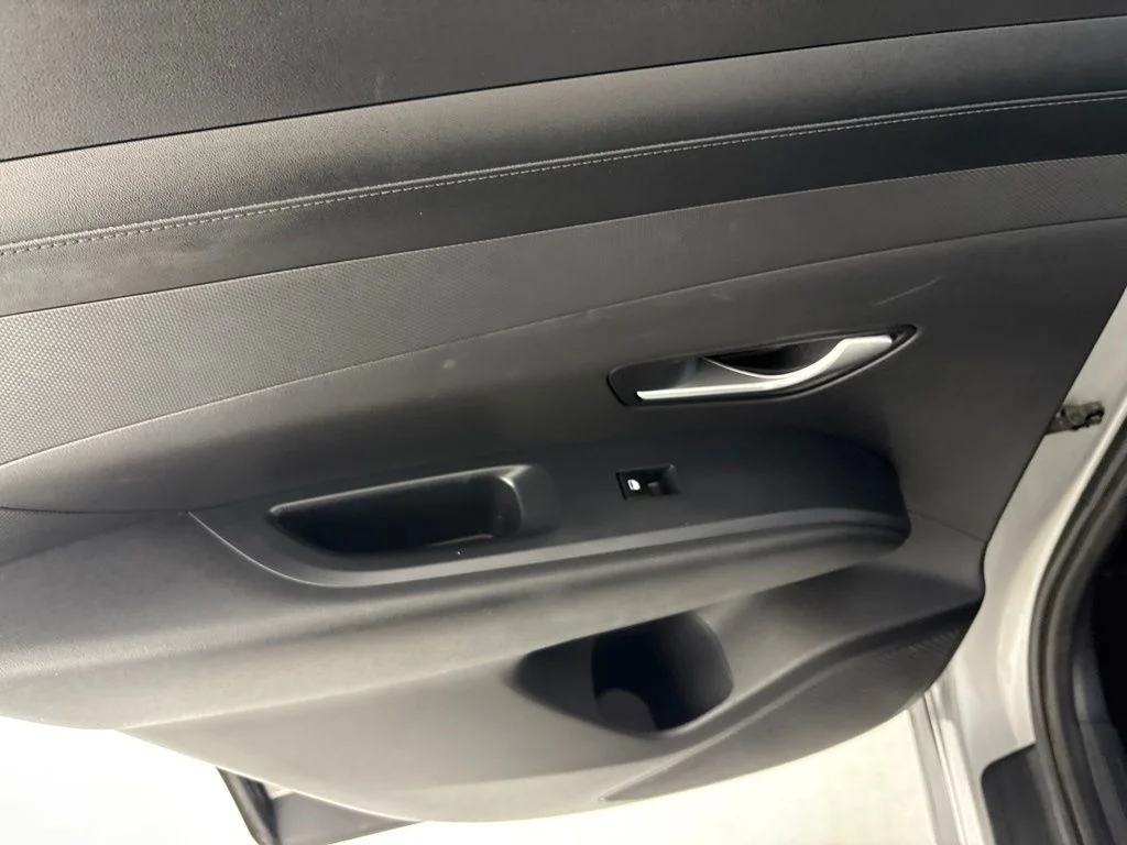 Used 2025 Silver Hyundai SEL image 26