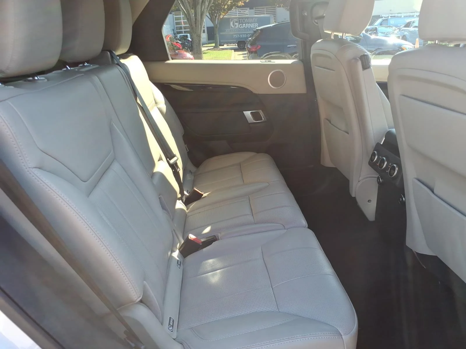 Used 2020 Fuji White Land Rover SE image 26