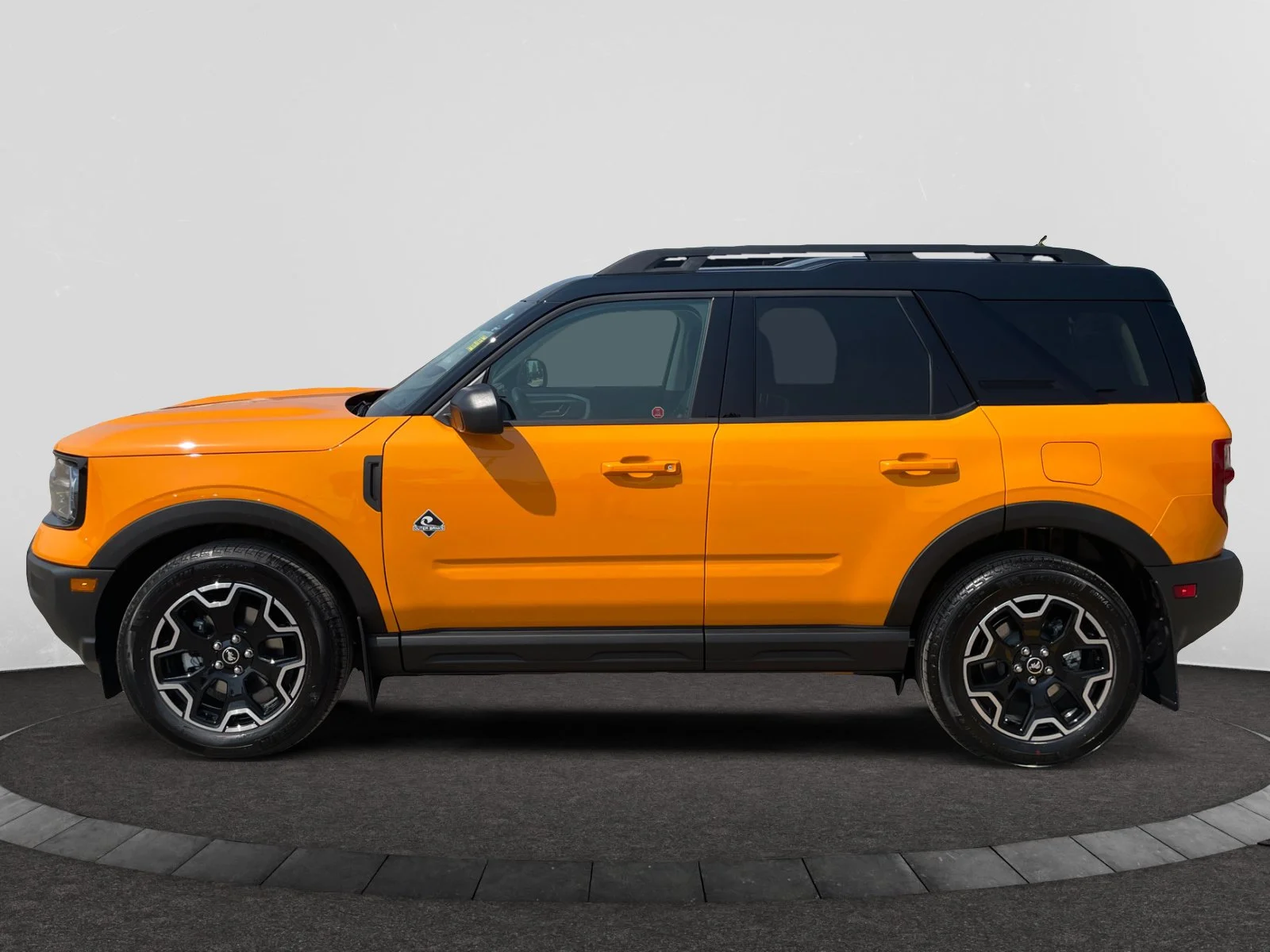 New 2026 Orange Fury Metallic Tri-Coat Ford Outer Banks image 2