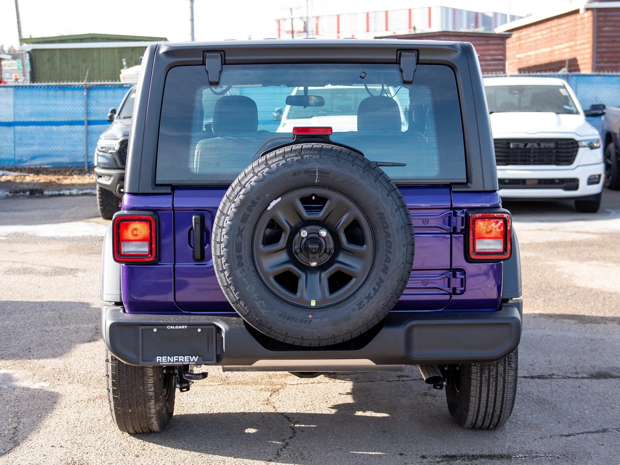 New 2026 reign Jeep Sport* image 4