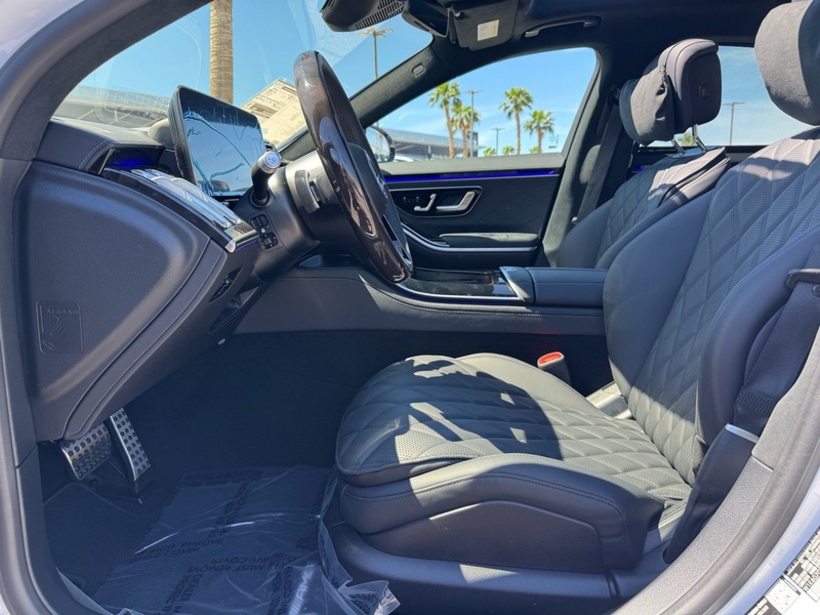 New 2026 MANUFAKTUR Moonlight White Metallic Mercedes-Benz S 580 4MATIC® Sedan image 11