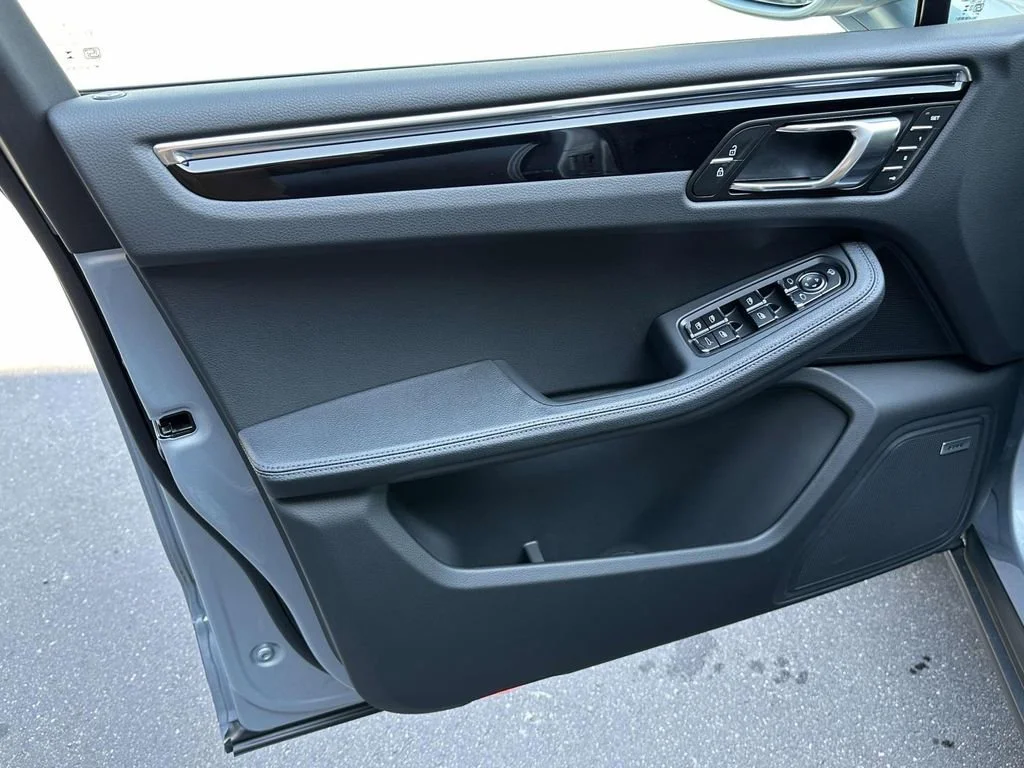 New 2026 Dolomite Silver Porsche  image 17