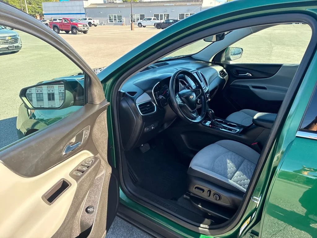 Used 2018 IVY METALLIC Chevrolet LT image 10