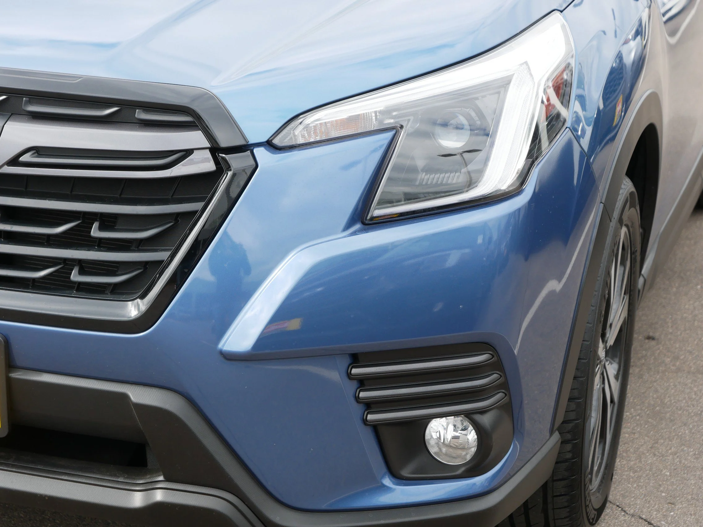 Used 2023 Horizon Blue Pearl Subaru Limited image 16