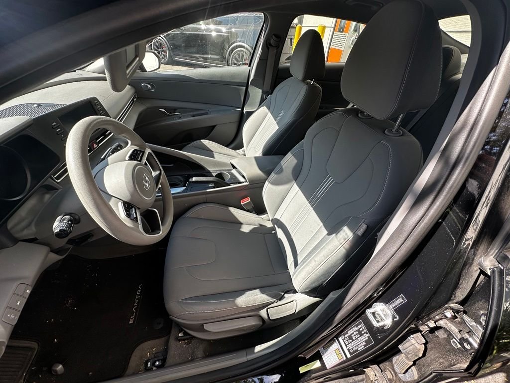 Used 2022 Black Hyundai SEL image 18