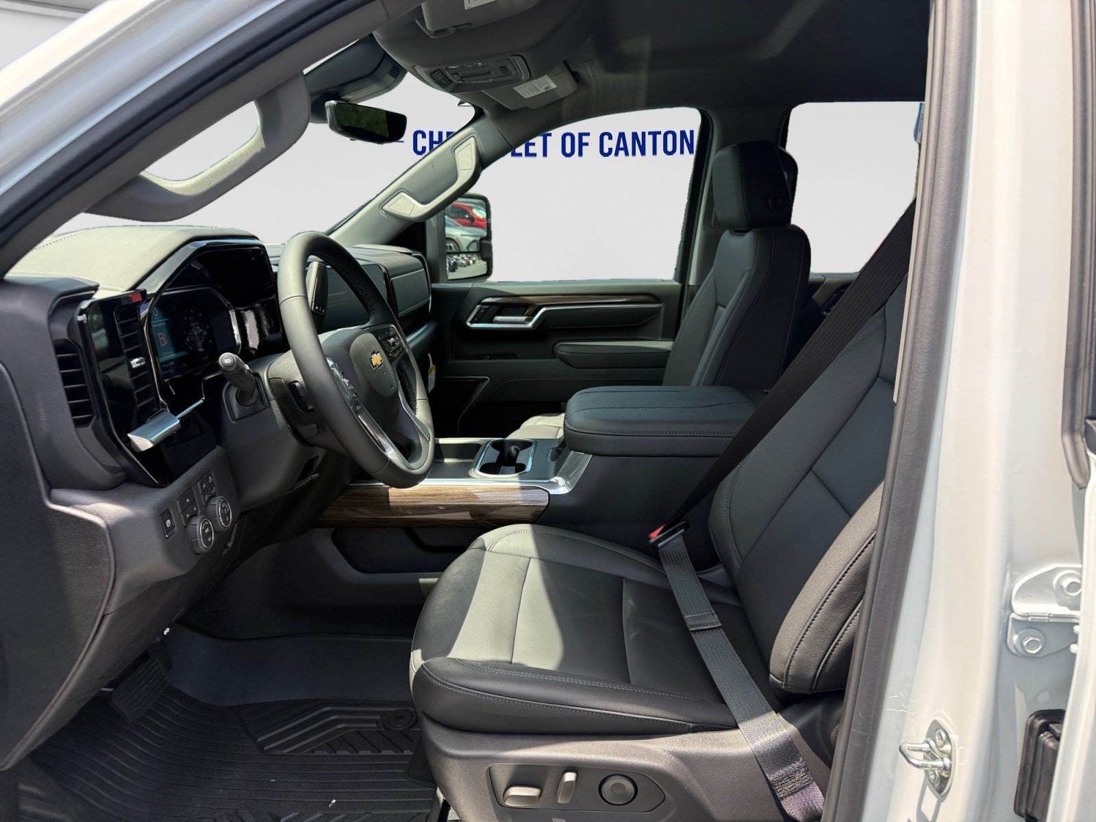 2026 Chevrolet Silverado 3500 HD LT - Photo 9