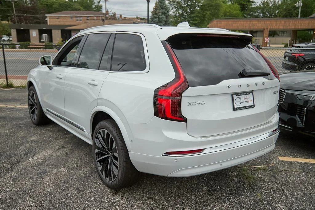 2026 Volvo XC90 Plus - Photo 7