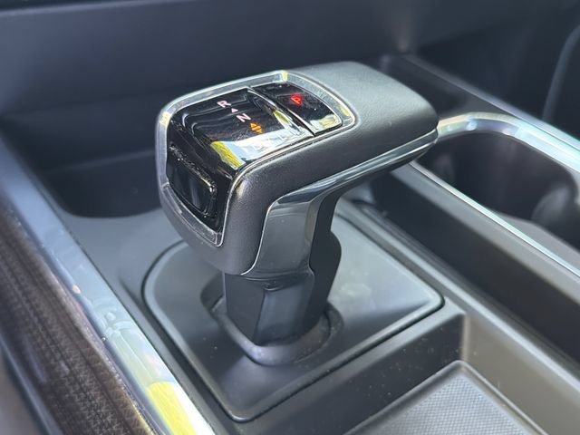 Used 2023 SUMMIT WHITE Chevrolet RST image 31
