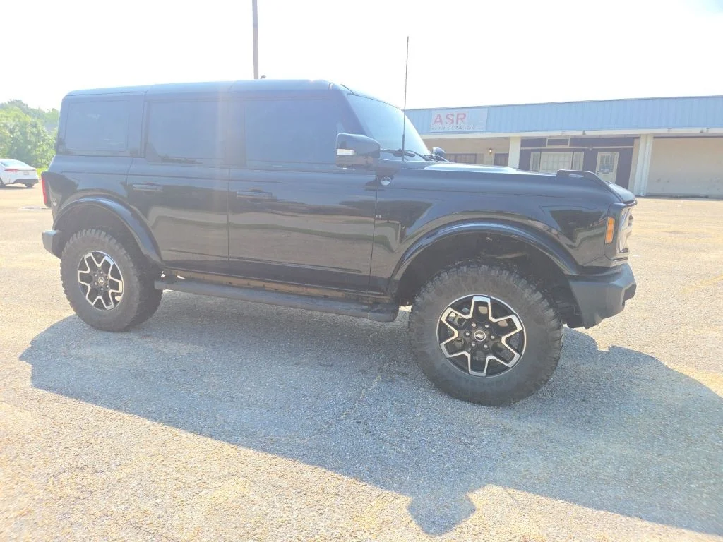Used 2024 Shadow Black Ford Outer Banks image 9