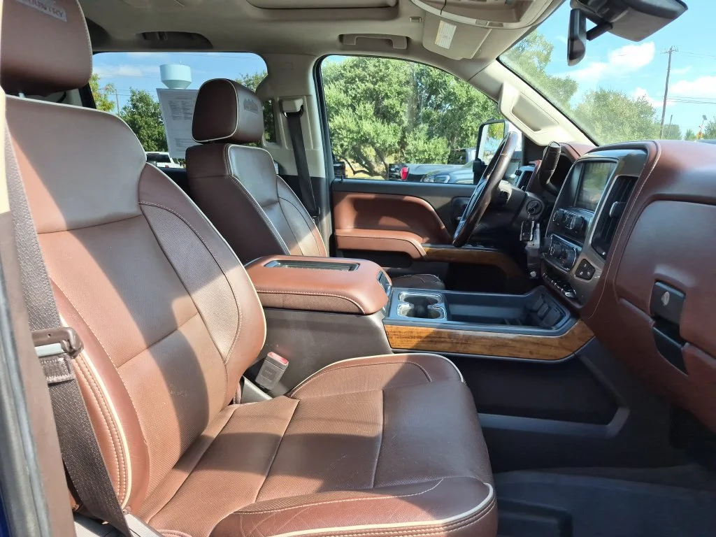 Used 2016 DEEP OCEAN BLUE METALLIC Chevrolet High Country image 35