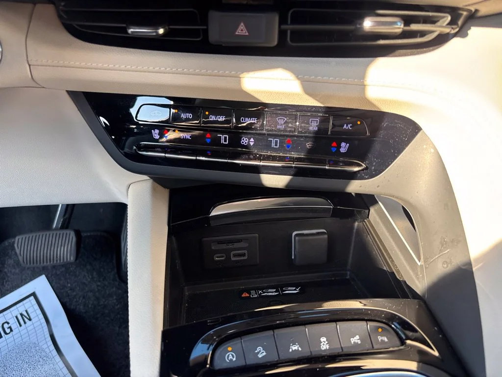 Used 2023 Red Buick Avenir image 22