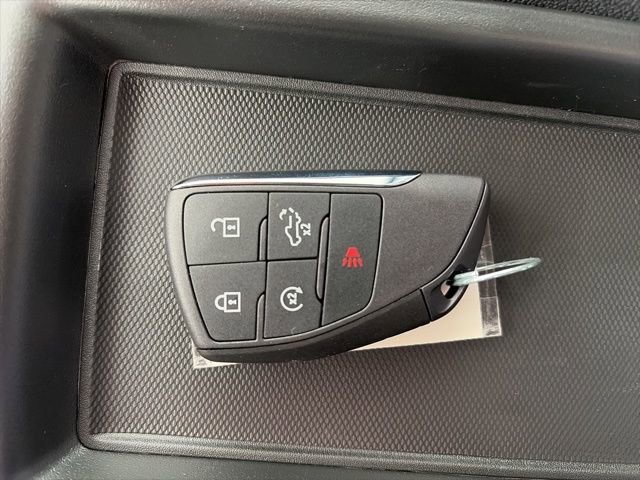 New 2026 Summit White Chevrolet LT image 22