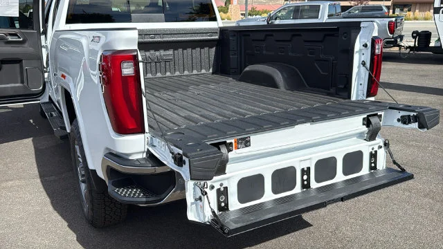 New 2026 Summit White GMC SLT image 29