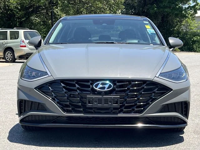 Used 2022 Gray Hyundai Limited image 16