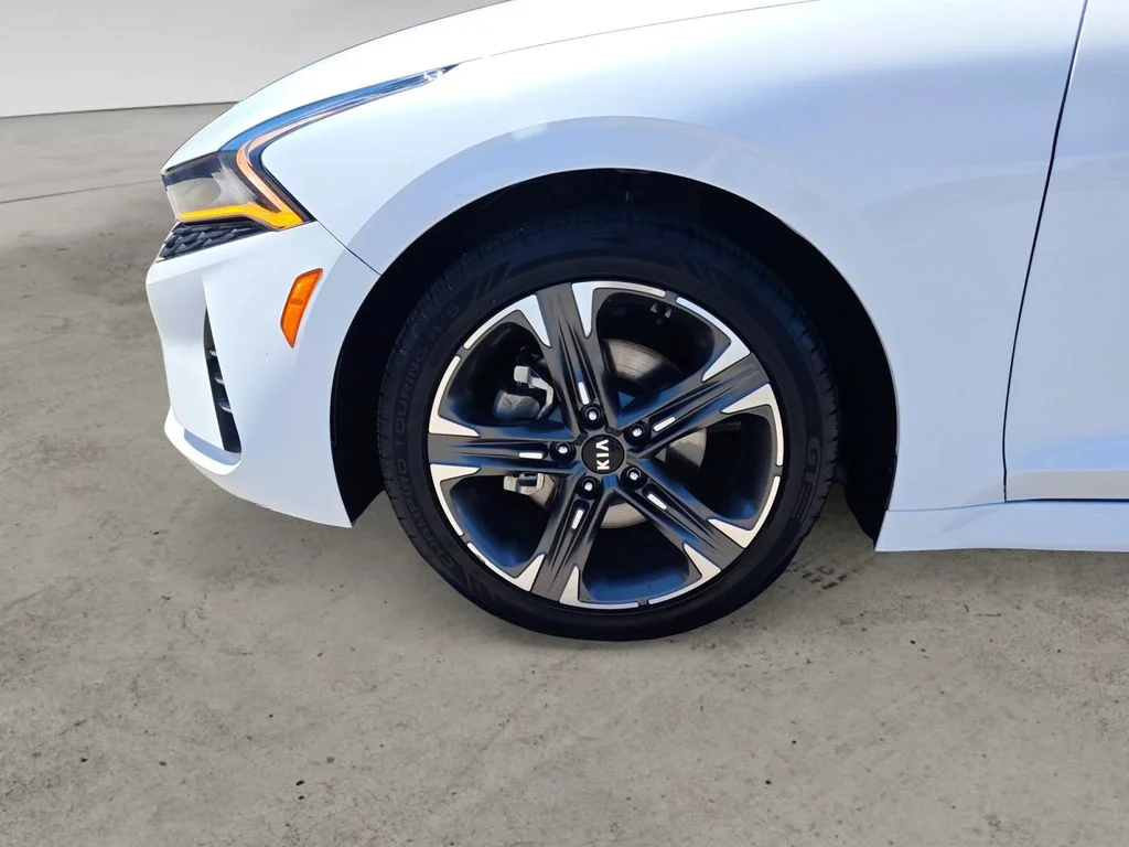 Used 2021 White Kia EX image 14