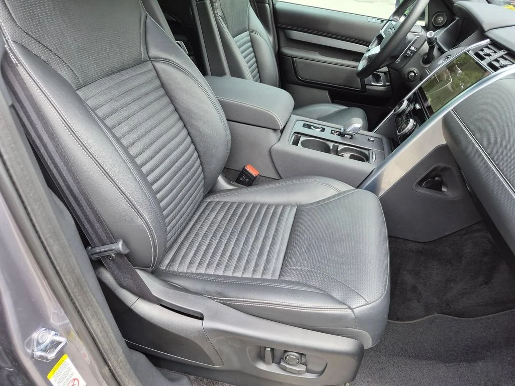 Used 2022 Gray Land Rover S R-Dynamic image 33