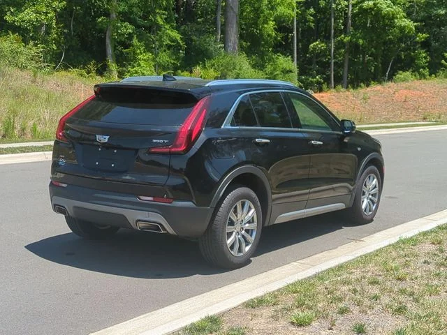 Used 2022 Black Cadillac Premium Luxury image 13