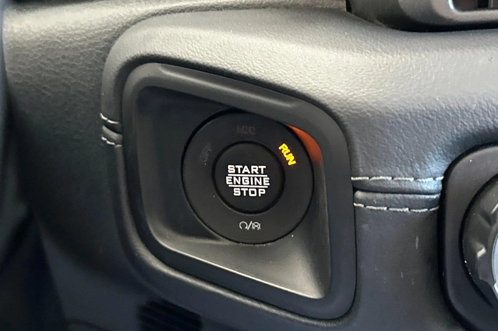 Used 2024 Bright White Clearcoat Jeep Sahara image 22