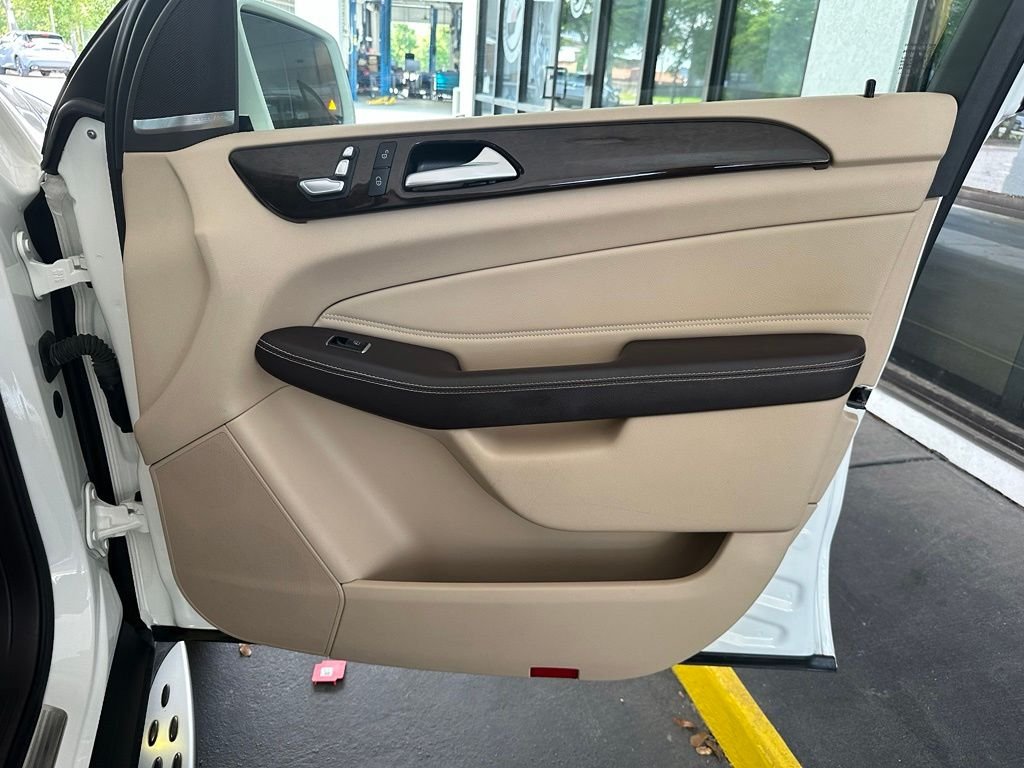 Used 2018 White Mercedes-Benz GLE 350 image 35