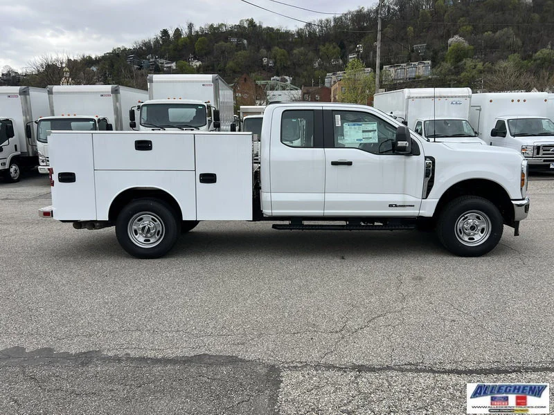 New 2026 Oxford White Ford F-250® XL image 5