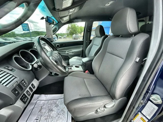 Used 2014 Blue Toyota Base image 15