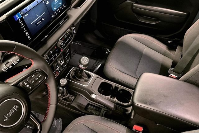 2024 Jeep Wrangler 2-Door Rubicon - Photo 16