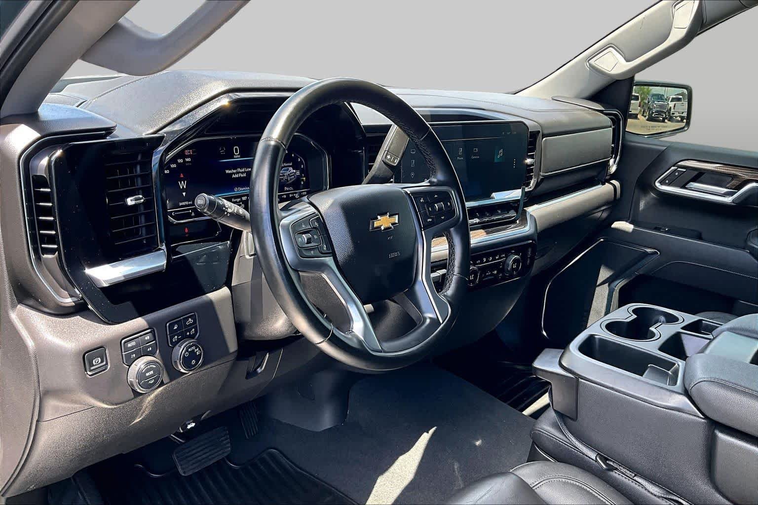 Used 2025 Cypress Gray Chevrolet LT image 18