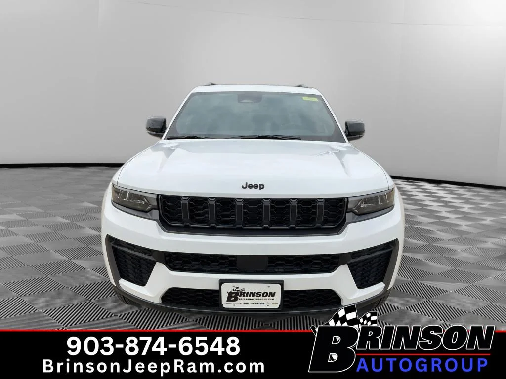 New 2026 Bright White Clear-Coat Exterior Paint Jeep Laredo Altitude image 2