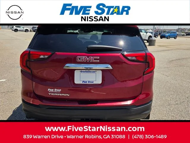 Used 2019 Red GMC SLE image 10