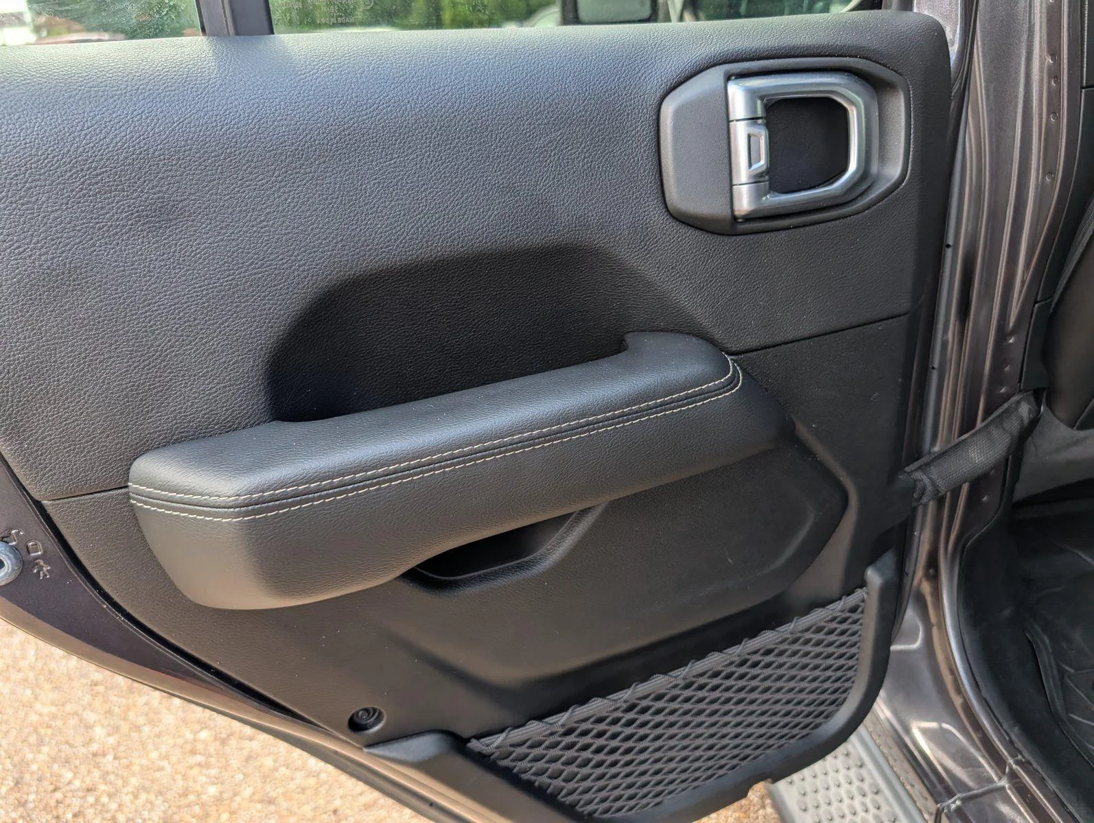 Used 2020 Granite Crystal Metallic Clearcoat Jeep North Edition image 38