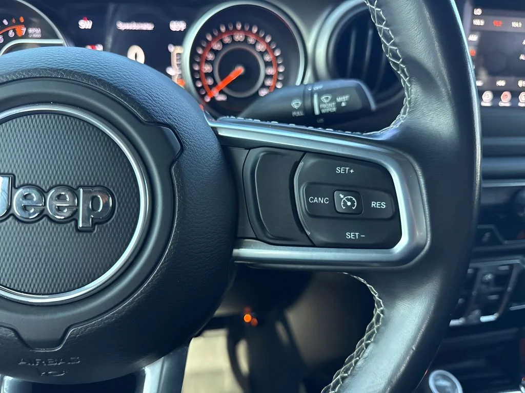 Used 2020 Silver Jeep Sport image 14