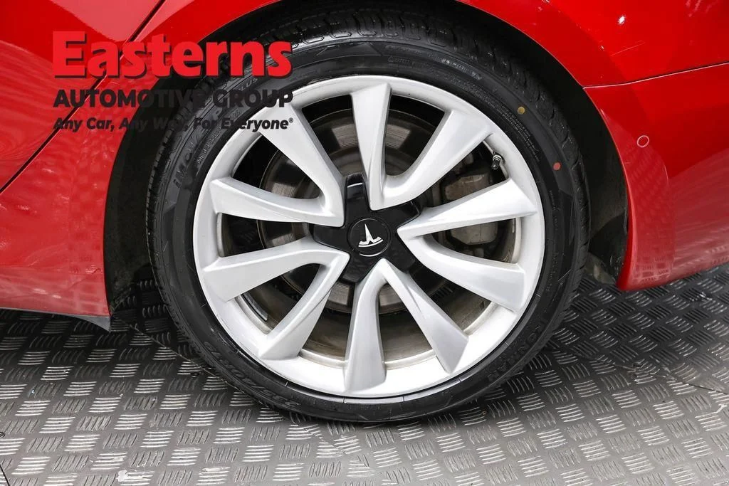 Used 2018 Red Tesla Long Range image 9