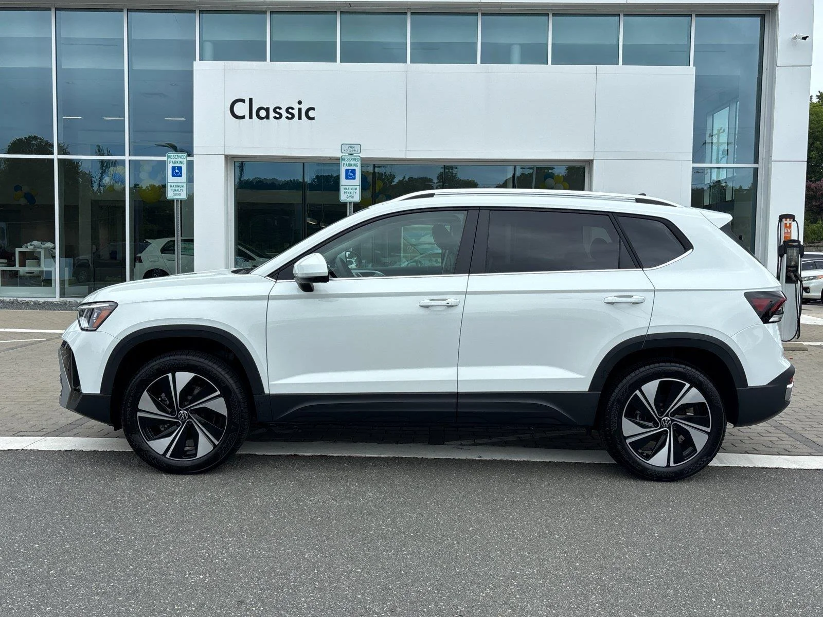 New 2026 Pure White Volkswagen SE image 2