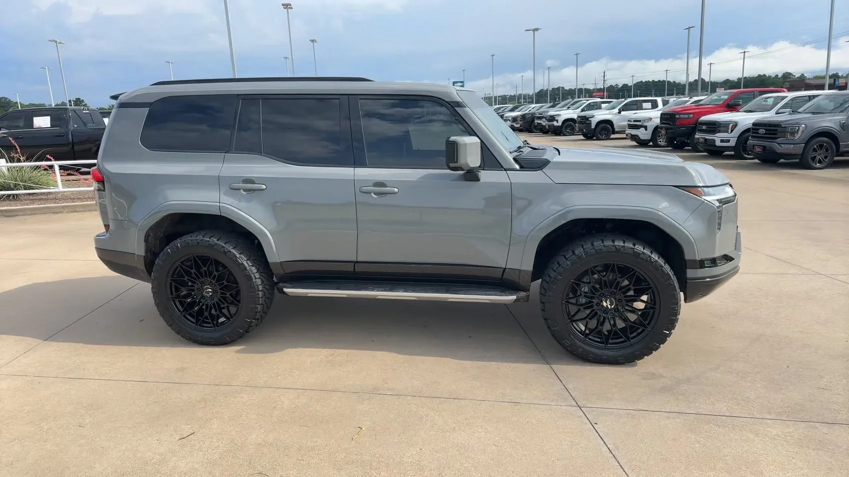 Used 2024 Incognito Lexus GX 550 Premium+ image 2