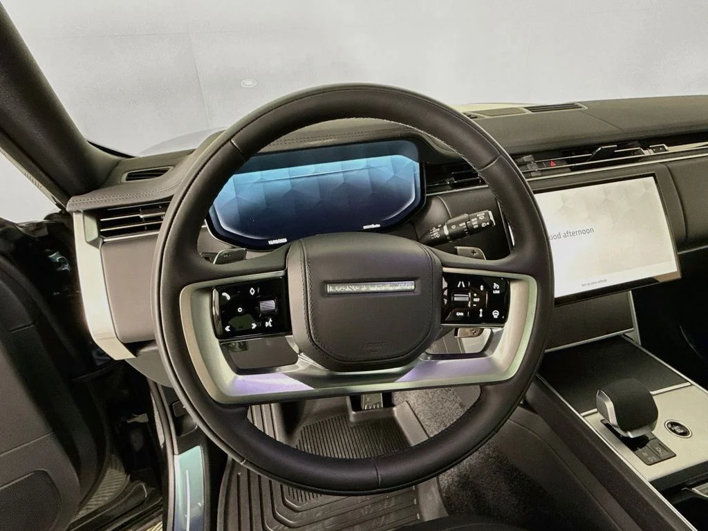 New 2026 Santorini Black Metallic Land Rover SE image 12