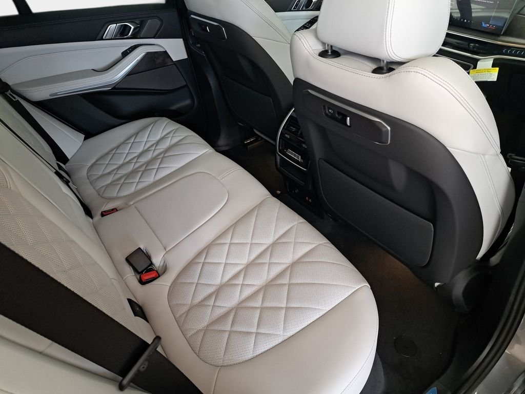 New 2026 Skyscraper Grey Metallic BMW sDrive40i image 11
