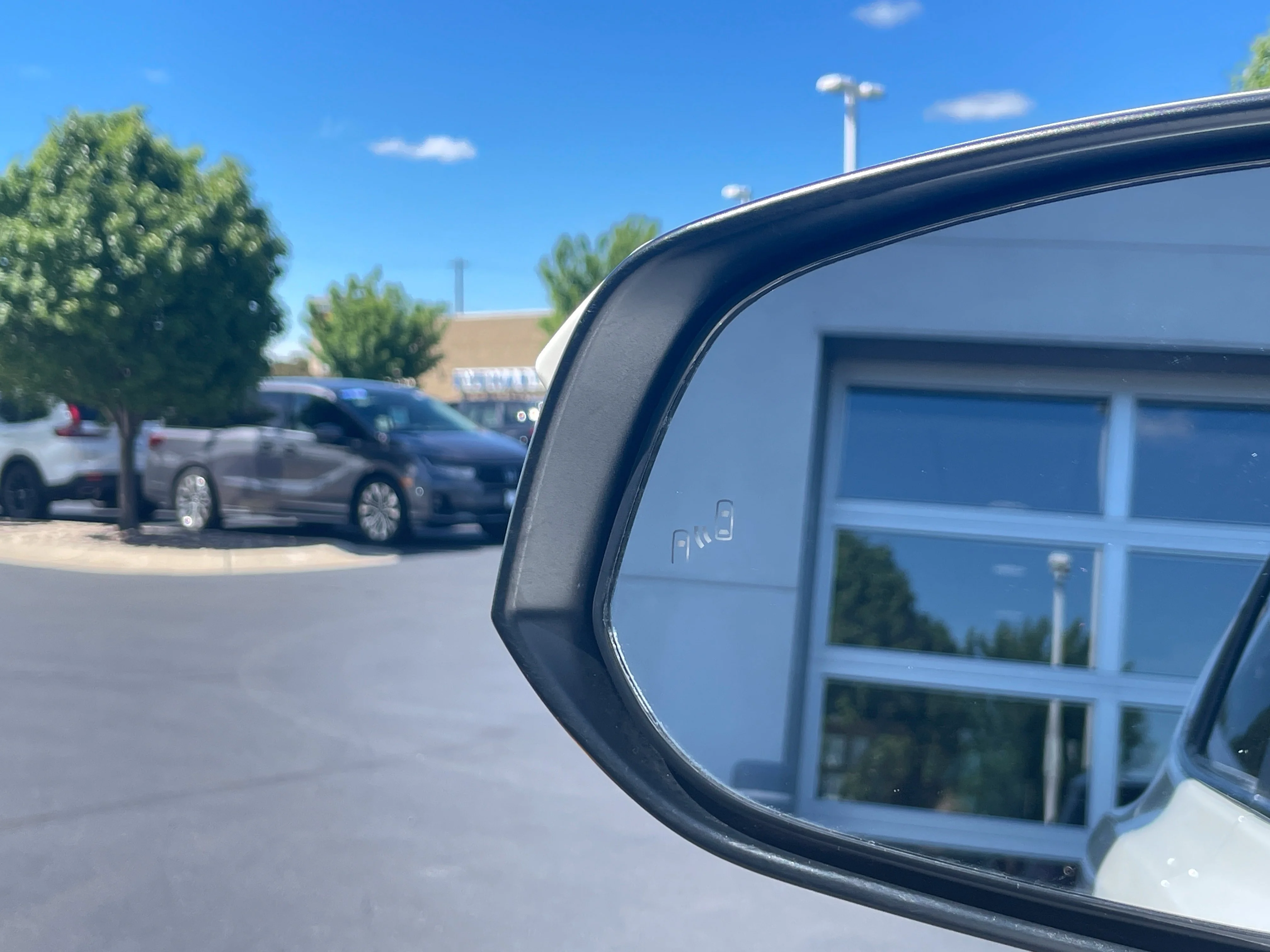 Used 2017 Super White Toyota XLE image 8