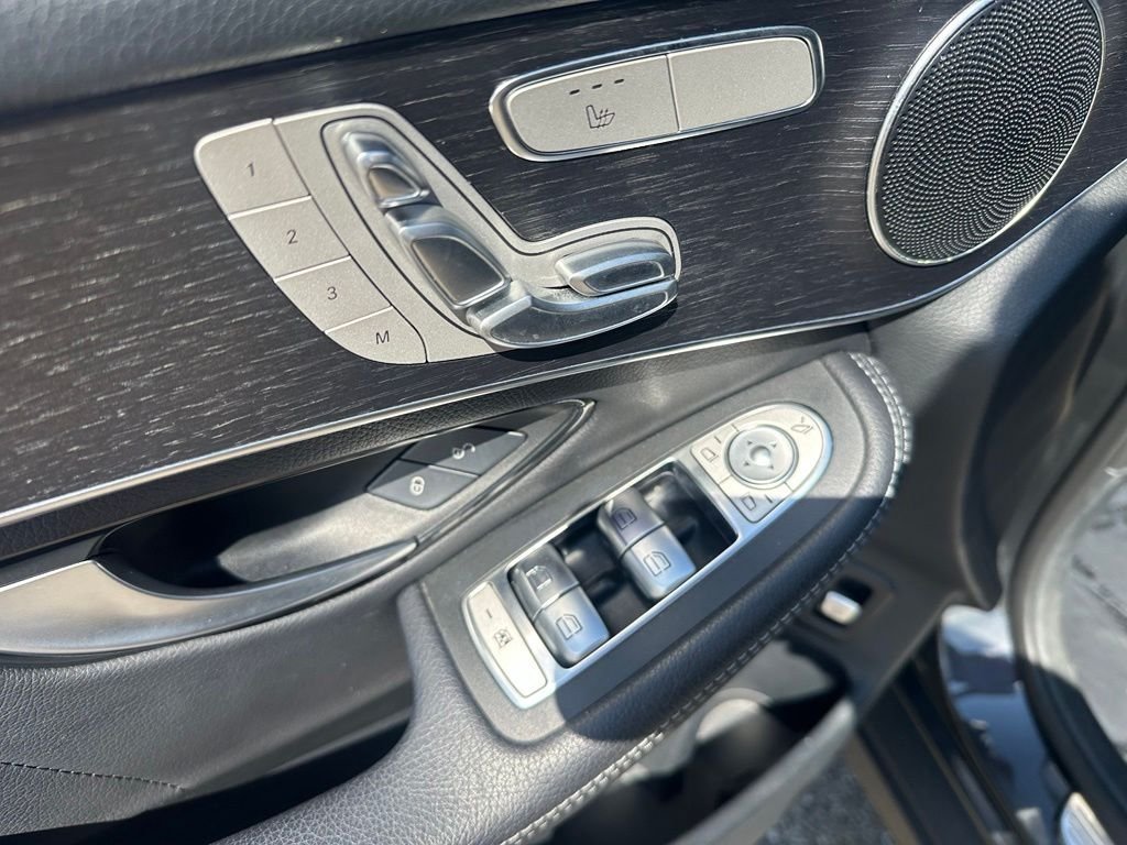 Used 2022 Gray Mercedes-Benz GLC 300 image 15