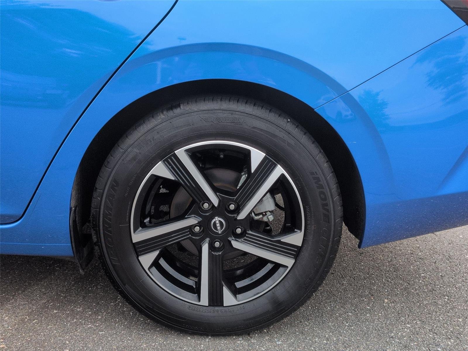 Used 2024 Electric Blue Metallic Nissan SV image 11
