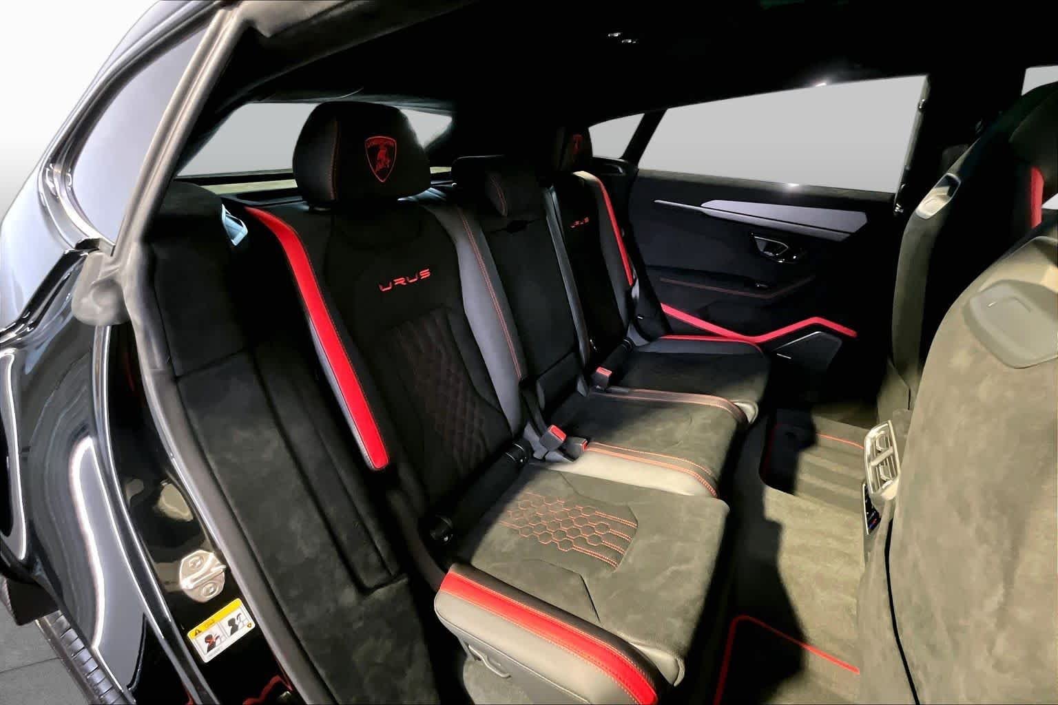 Used 2024 Nero Helene Metallic Lamborghini Performante image 19