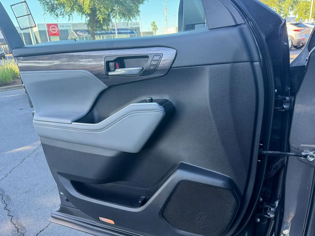 2022 Toyota Highlander Limited - Photo 13