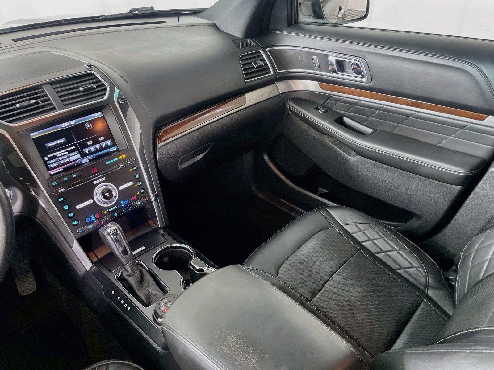 Used 2016 Black Ford Platinum image 26