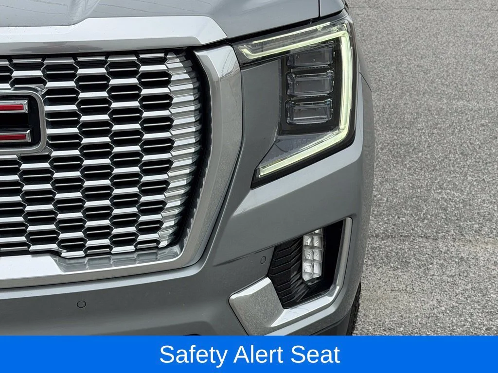 Used 2023 STERLING METALLIC GMC Denali image 35