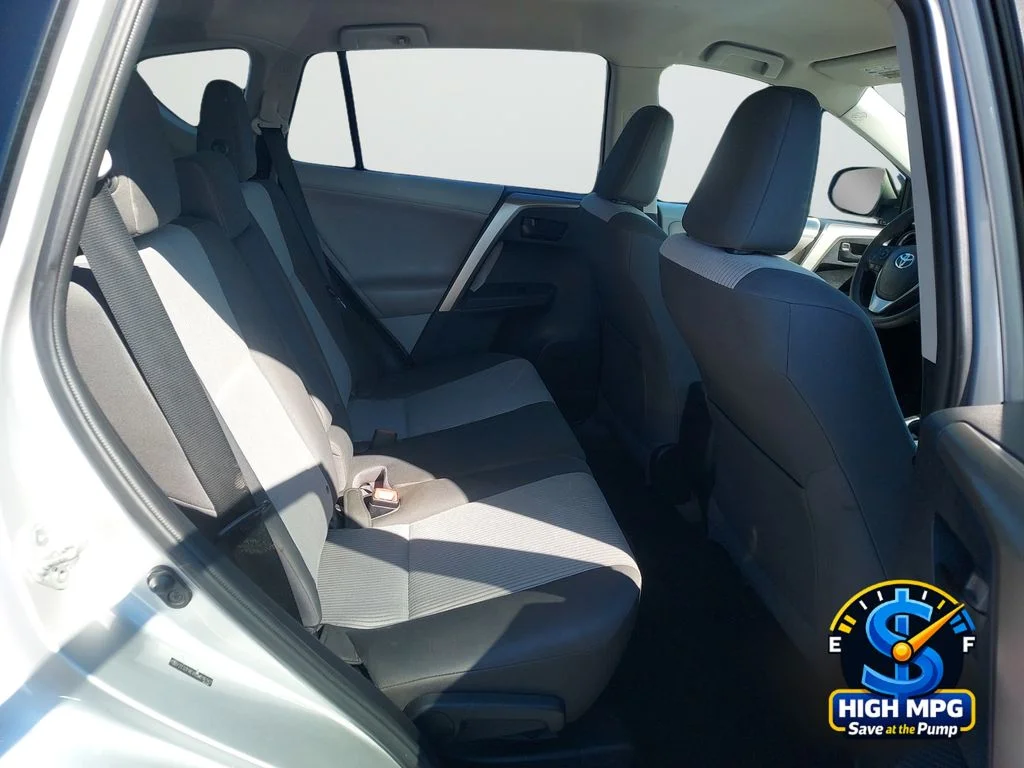 Used 2013 Silver Toyota LE image 25
