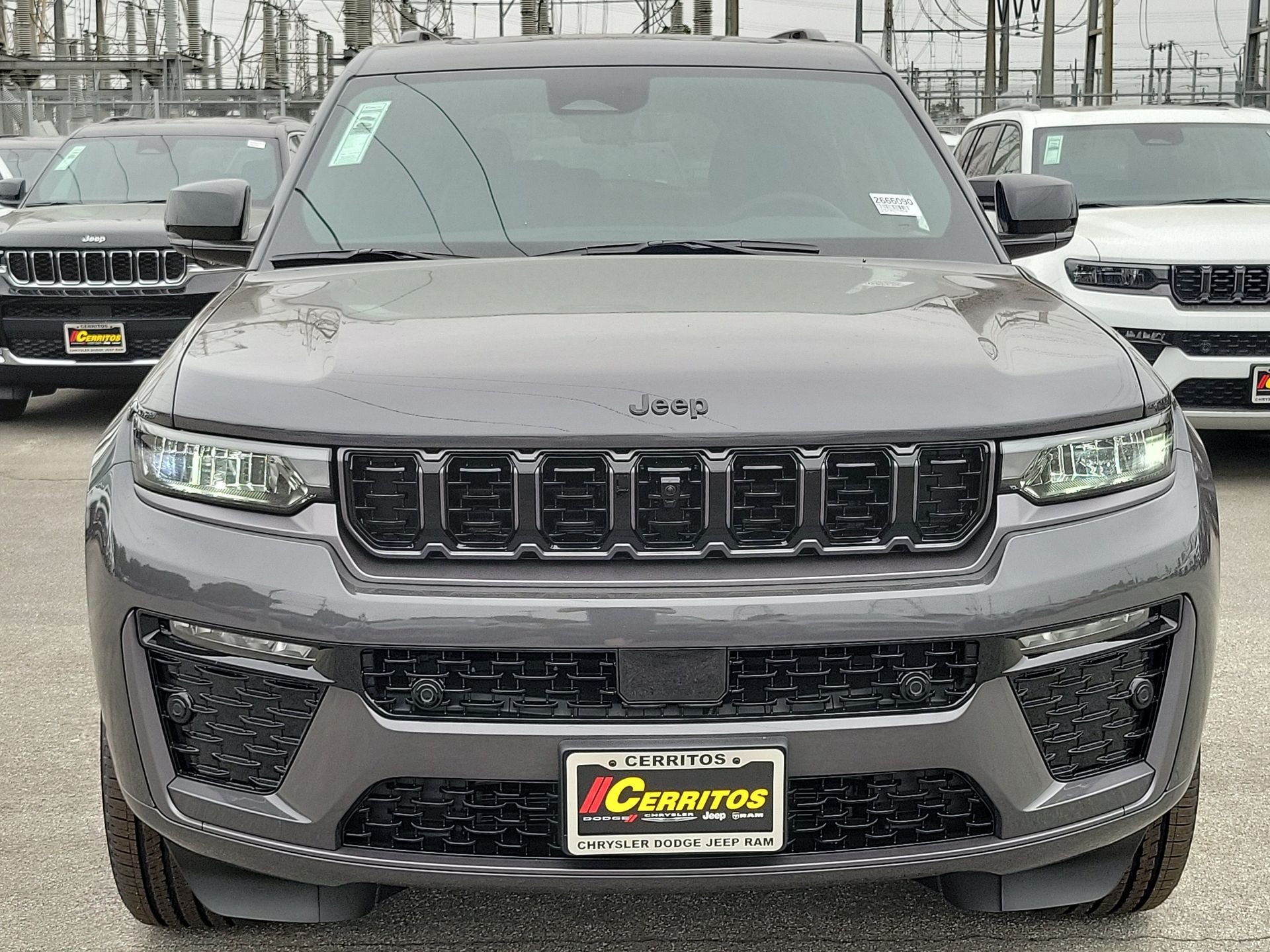 New 2026 Baltic Gray Metallic Clear-Coat Exterior Paint Jeep Limited image 5