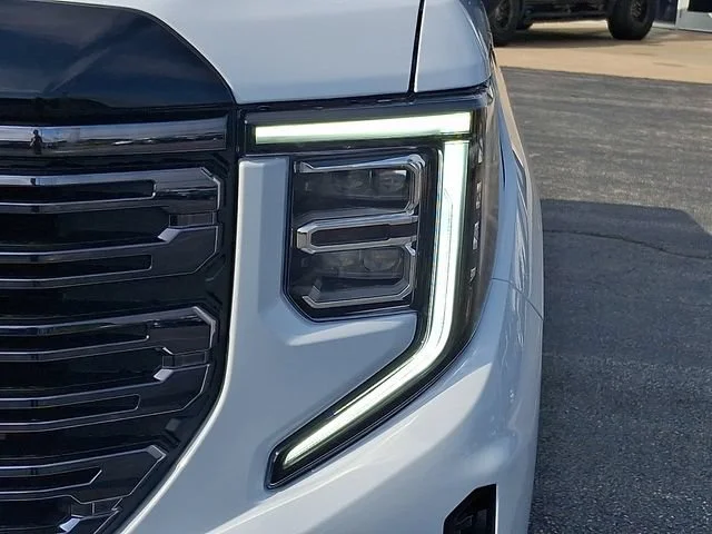 New 2026 Glacier White Tricoat GMC Denali Ultimate image 9