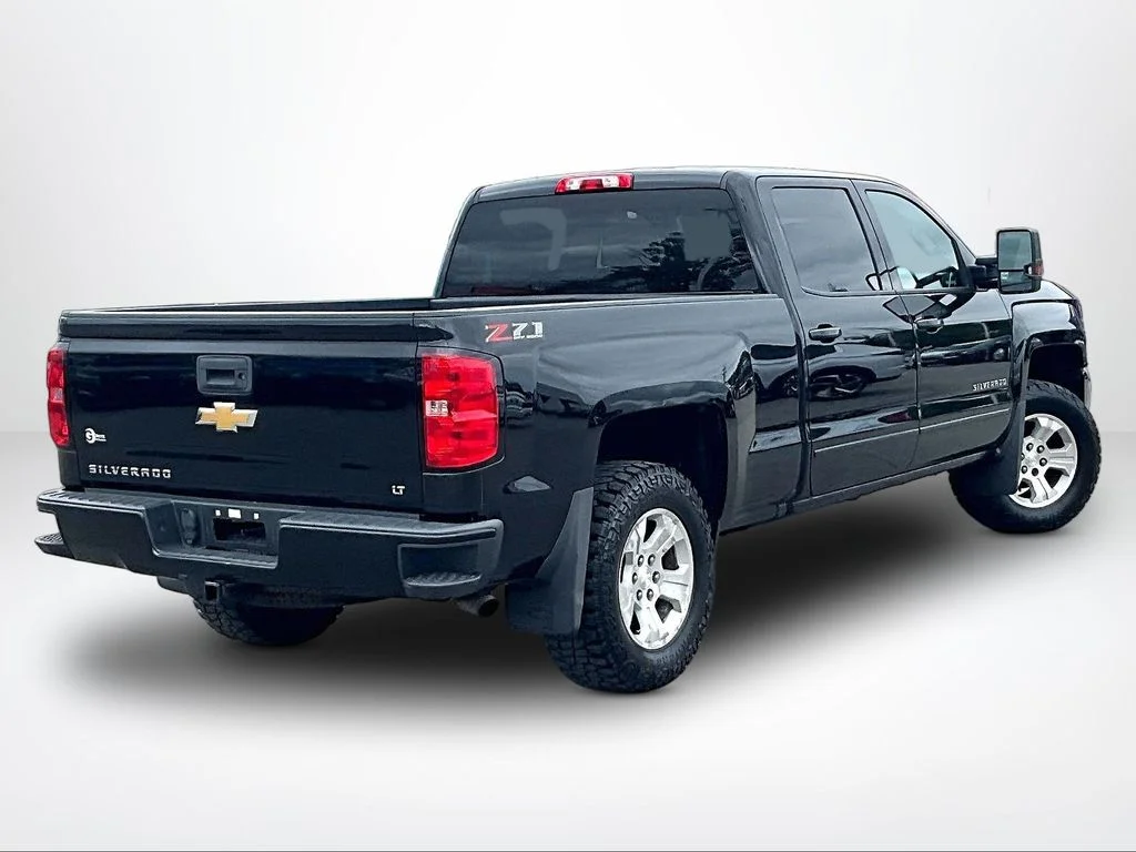 Used 2018 Black Chevrolet LT image 3