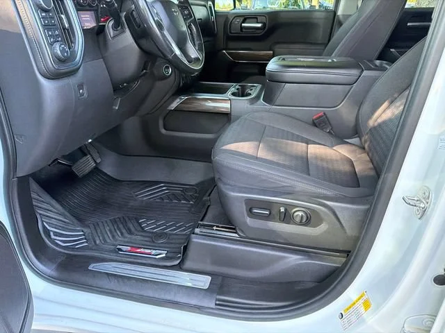 Used 2020 SUMMIT WHITE Chevrolet RST image 9