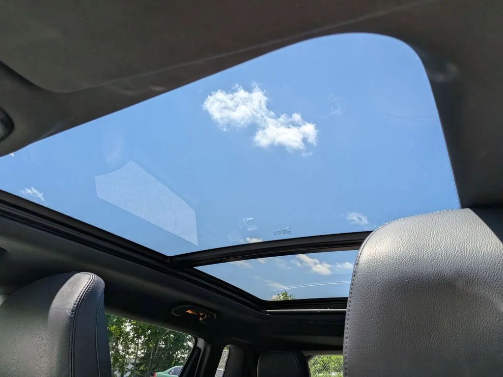 Used 2025 White Jeep Limited image 22